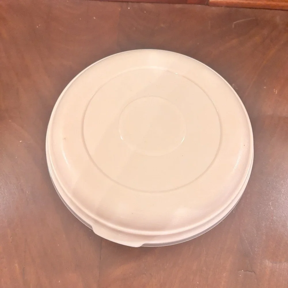 Vintage Rubbermaid Servin Saver #3 Containers 6 Cup 1.4 Qt Set of 2 w Lids